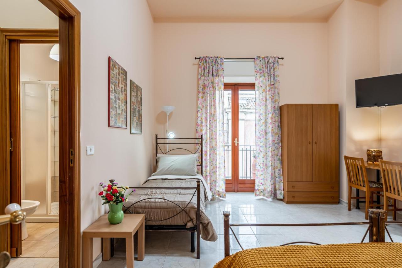 Catania Central And Comfy Apartments Bagian luar foto